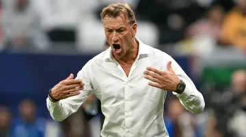 رينارد يغادر الغضب.. سر انسحاب مدرب المنتخب السعودي من مباراة الهلال والفيحاء